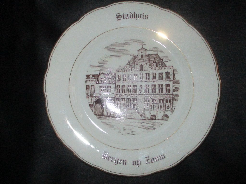 Bergen op Zoom op bordde., Ophalen of Verzenden