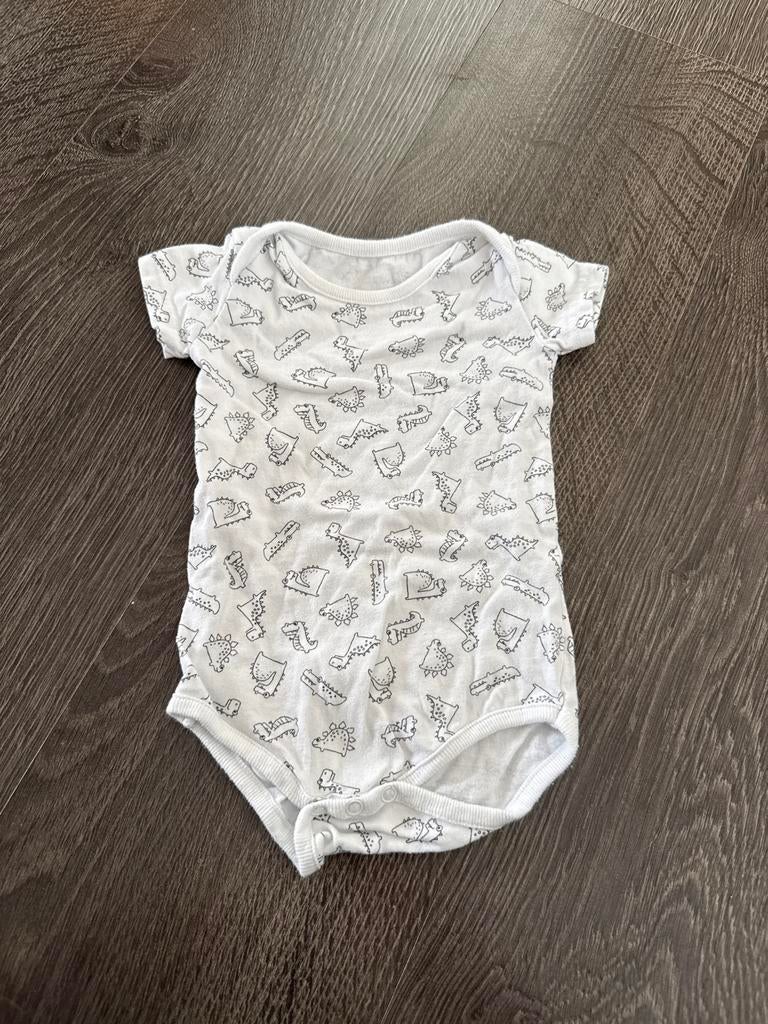 Schattige romper maat 56 met dinosaurusprint, Ophalen of Verzenden, Zo goed als nieuw, Jongetje of Meisje, Nacht- of Onderkleding