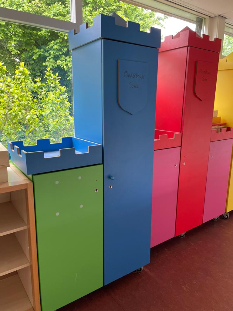 kasten kinderkamer kleur, techniektoren, kasteel toren, Ophalen, Gebruikt, Kast, 105 cm of meer