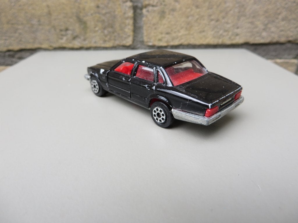 Majorette Jaguar XJ6 zwart, Ophalen of Verzenden, Gebruikt, Auto
