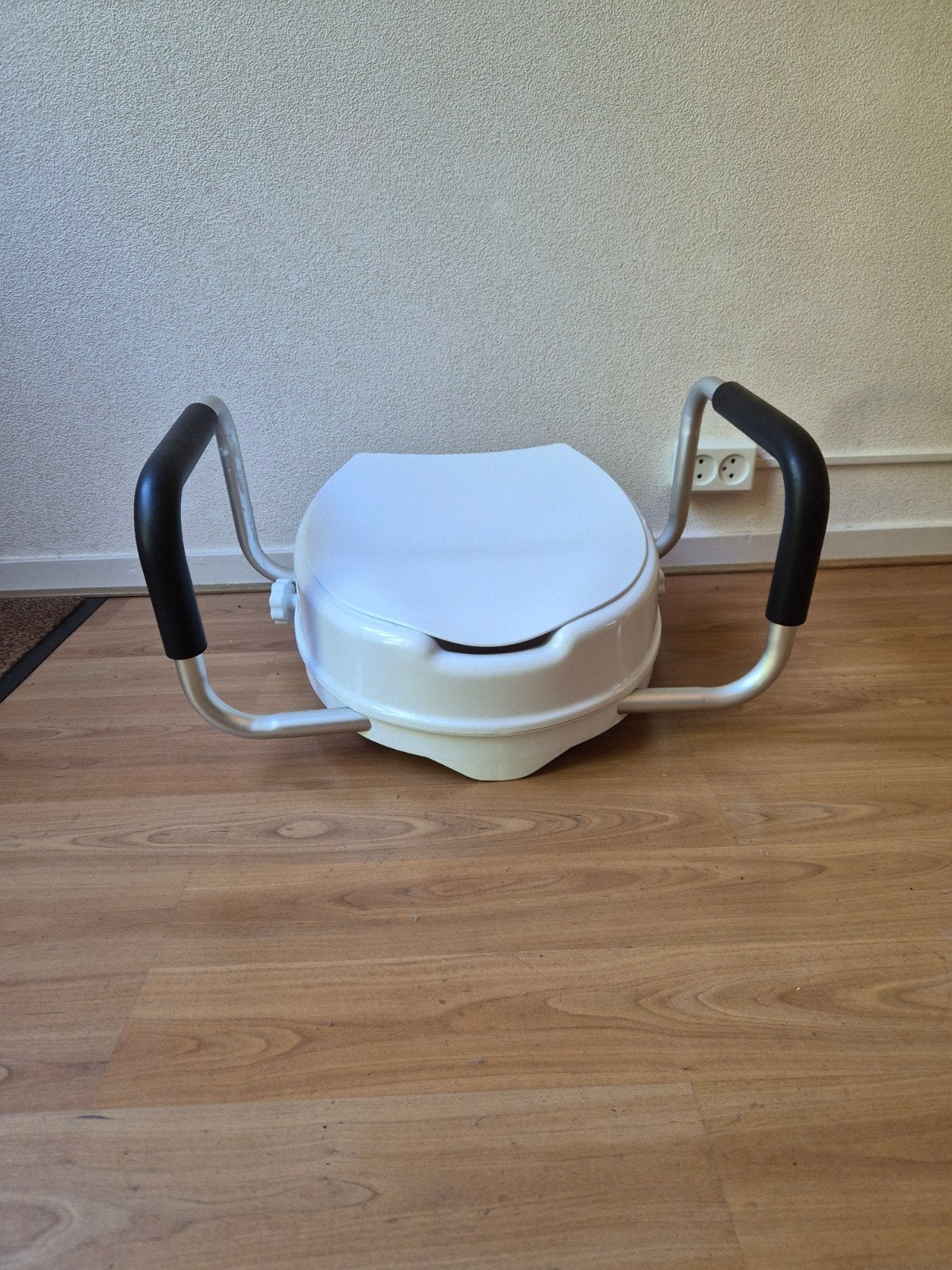 Wc verhoger, Ophalen