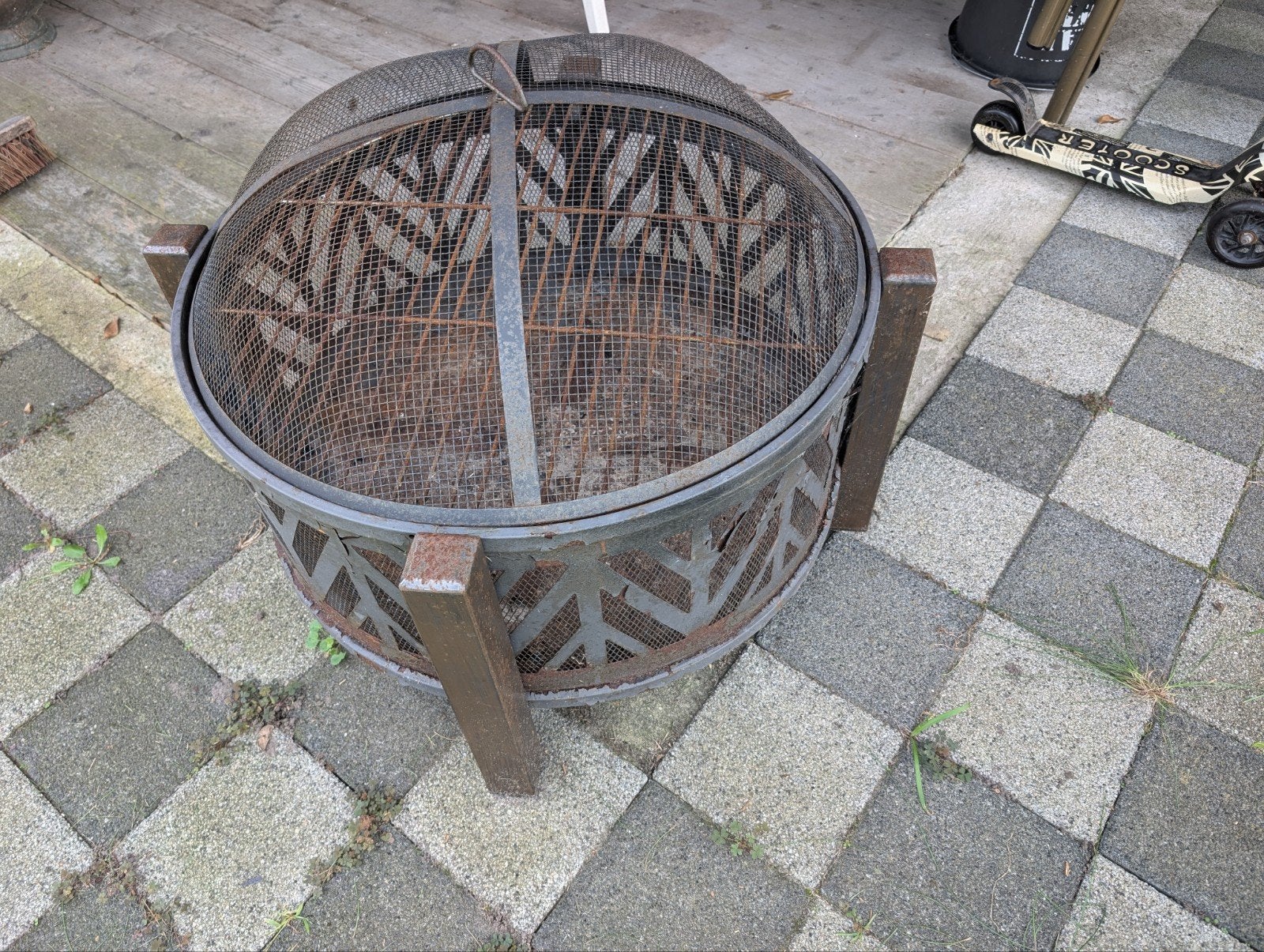 Ronde vuurkorf met deksel, ongeveer 90cm, Tuin en Terras, Ophalen, Gebruikt, Vuurkorf