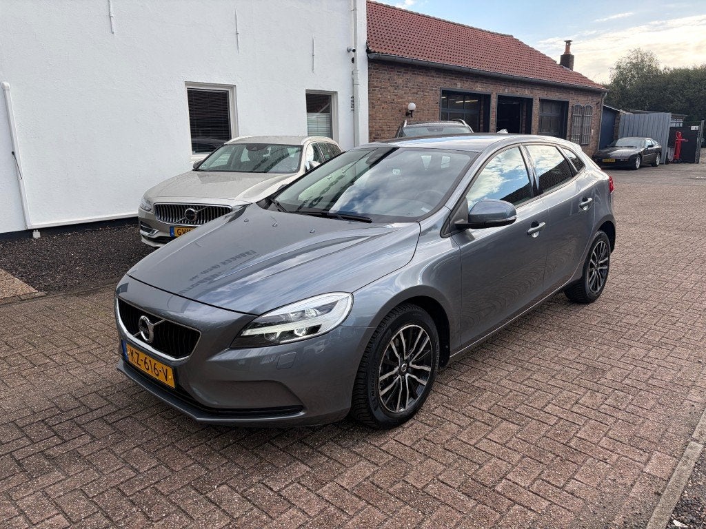 Volvo V40 T2 Nordic Automaat, Auto's, Euro 6, 4 cilinders, 700 kg, Origineel Nederlands