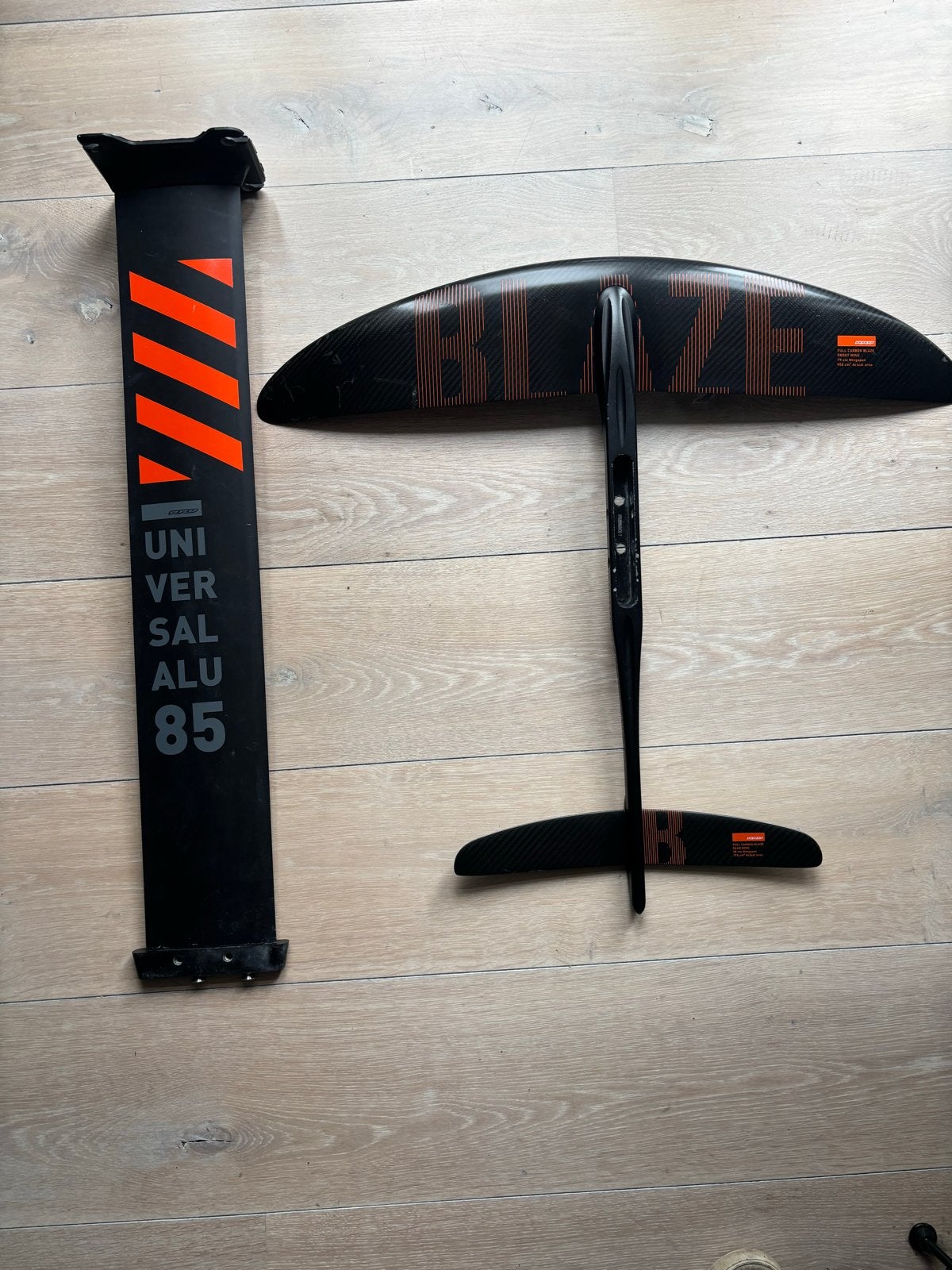 RRD Full Carbon Blaze 950 wingfoil Set met 85 mast, Ophalen, Zo goed als nieuw, Wingsurf-hydrofoil