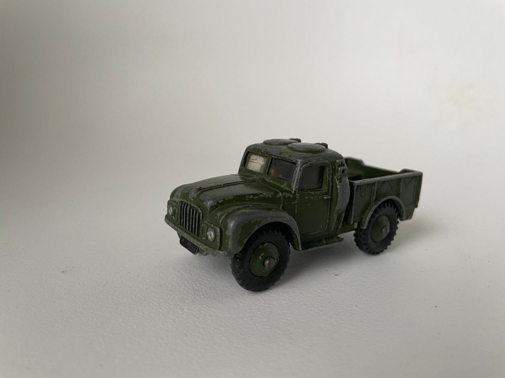 model Dinky Toys 641 Meccano Army 1 ton Cargo truck 1/43, Ophalen of Verzenden, Gebruikt, Auto, Dinky Toys
