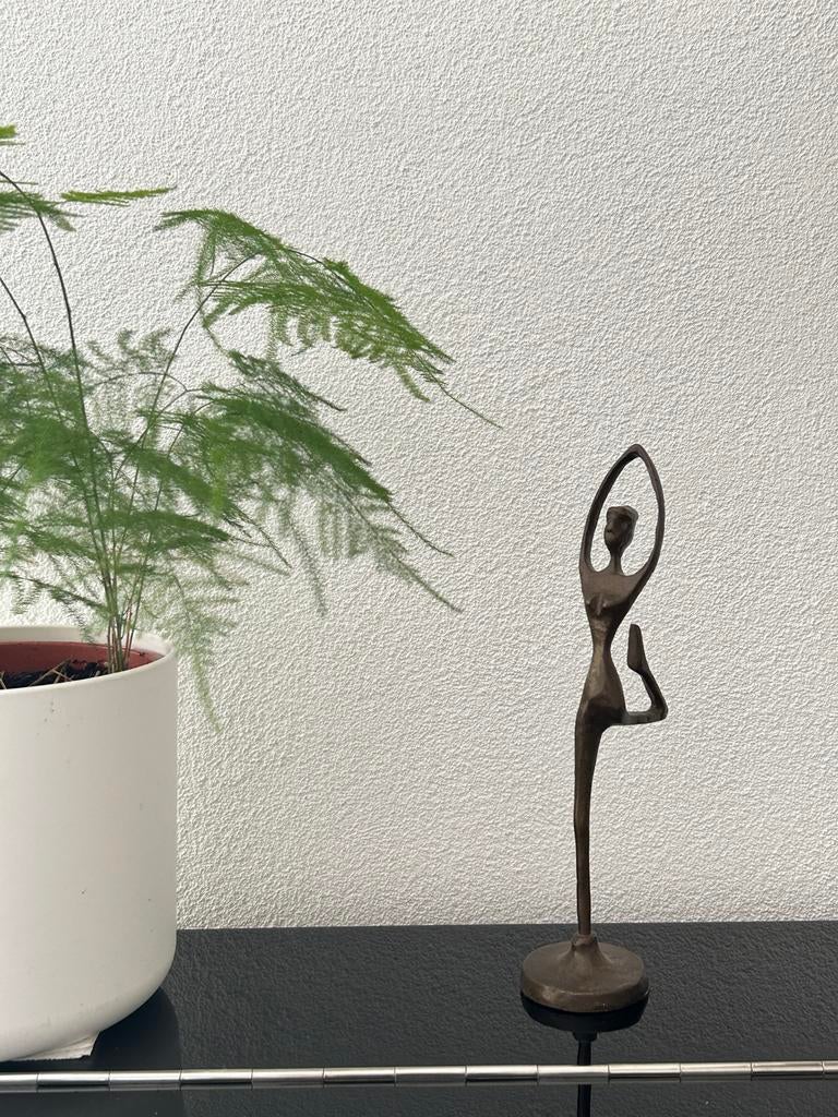 Koperen balletbeeldje van danseres, Minder dan 20 cm, Ophalen of Verzenden, Op sokkel, Beeld