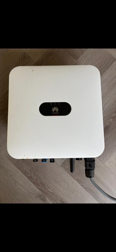 Huawei SUN2000‑3.68KTL‑L1 zonnepaneel omvormer ingoede staat, Doe-het-zelf en Verbouw, Elektra en Kabels, Ophalen of Verzenden