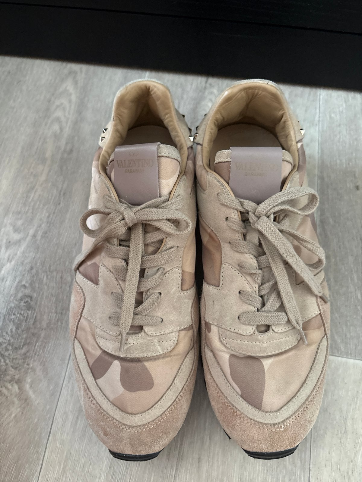 Valentino Garavani Rockrunner Camouflage Sneakers, Ophalen of Verzenden, Zo goed als nieuw, Beige, Sneakers of Gympen