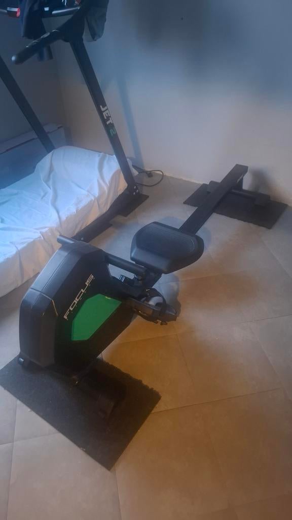Roeiapparaat Focus Fitness Row 2 in goede staat, Sport en Fitness, Ophalen