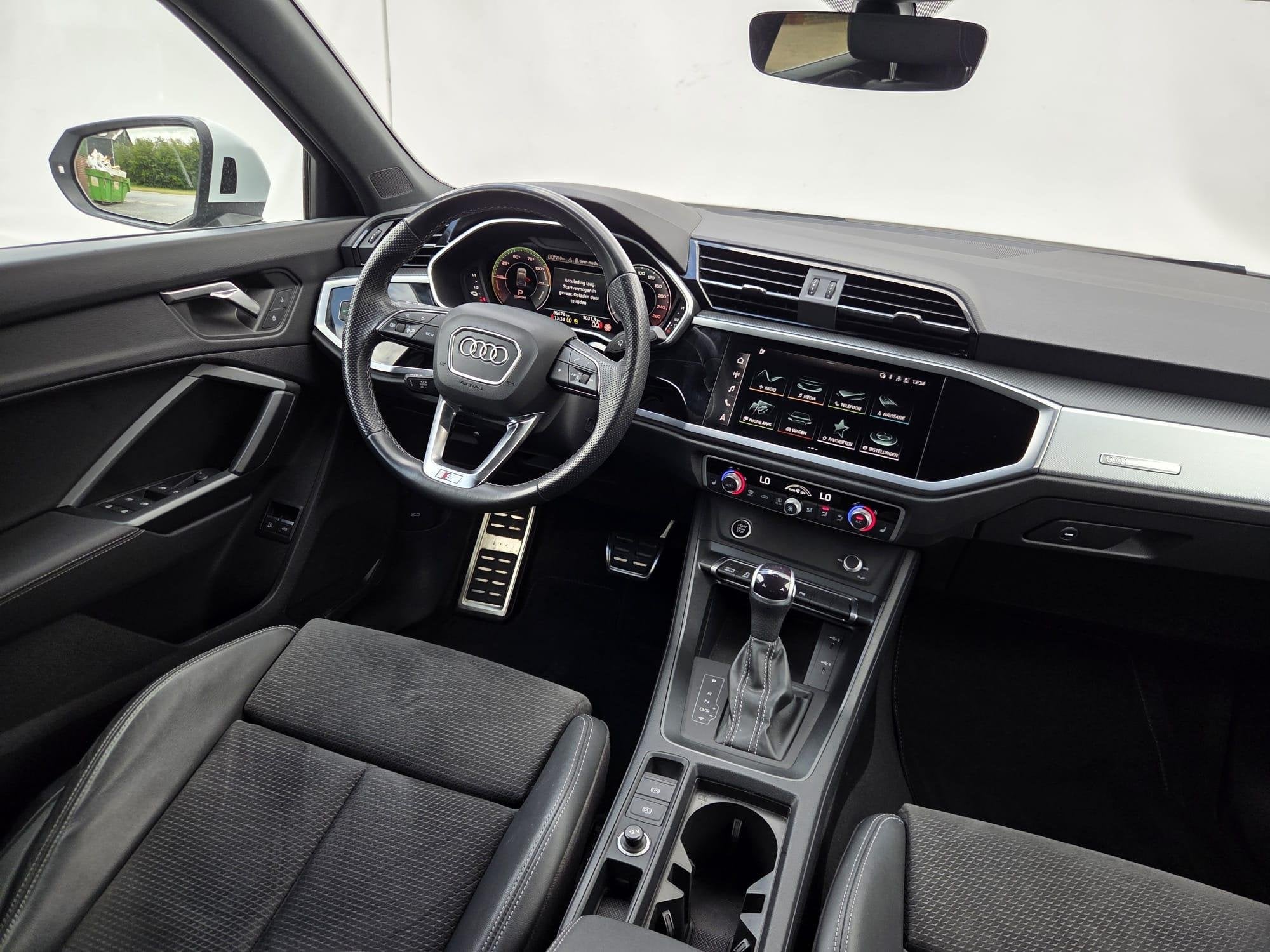 Audi Q3 Sportback 45 TFSI e S Edition // proefrit mogelijk, Auto's, Gebruikt, 150 pk, Wit, Plug-in hybride