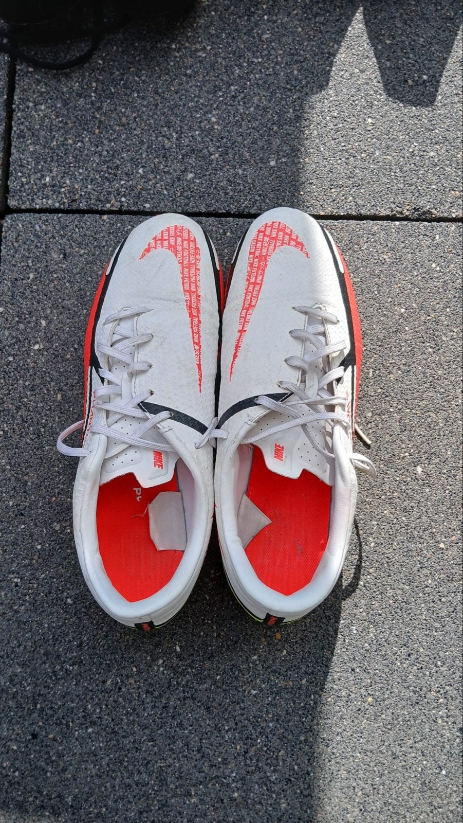 Voetbalschoenen - Nike Phantom en Adidas, Sport en Fitness, Maat XS of kleiner, Ophalen of Verzenden, Zo goed als nieuw, Schoenen