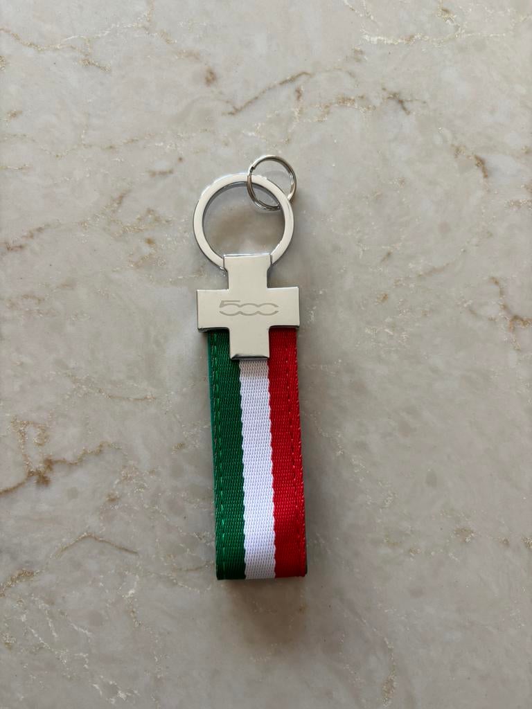 Nieuwe Fiat 500 Sleutelhanger - Italiaanse Vlag Design, Ophalen of Verzenden, Nieuw, Merk