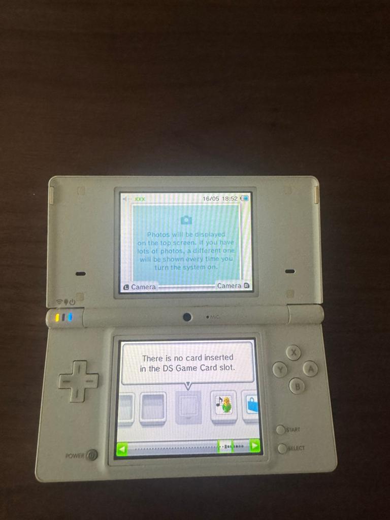 Nintendo DSi met beschermhoes en met oplader, Spelcomputers en Games, Spelcomputers | Nintendo DS, Gebruikt, Wit, Dsi, Ophalen of Verzenden