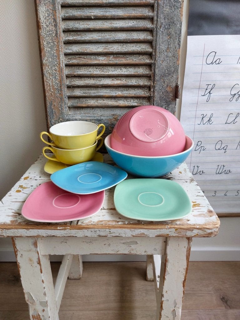 Pastel servies onderdelen van o.a. Boch la Louviere, Ophalen of Verzenden