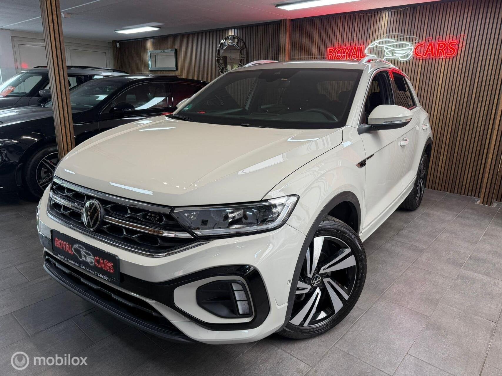 Volkswagen T-Roc 1.5 TSI R-Line|Acc|Camera|Carplay|Stuurverw, Auto's, Volkswagen, 1258 kg, 4 cilinders, 150 pk, Beige