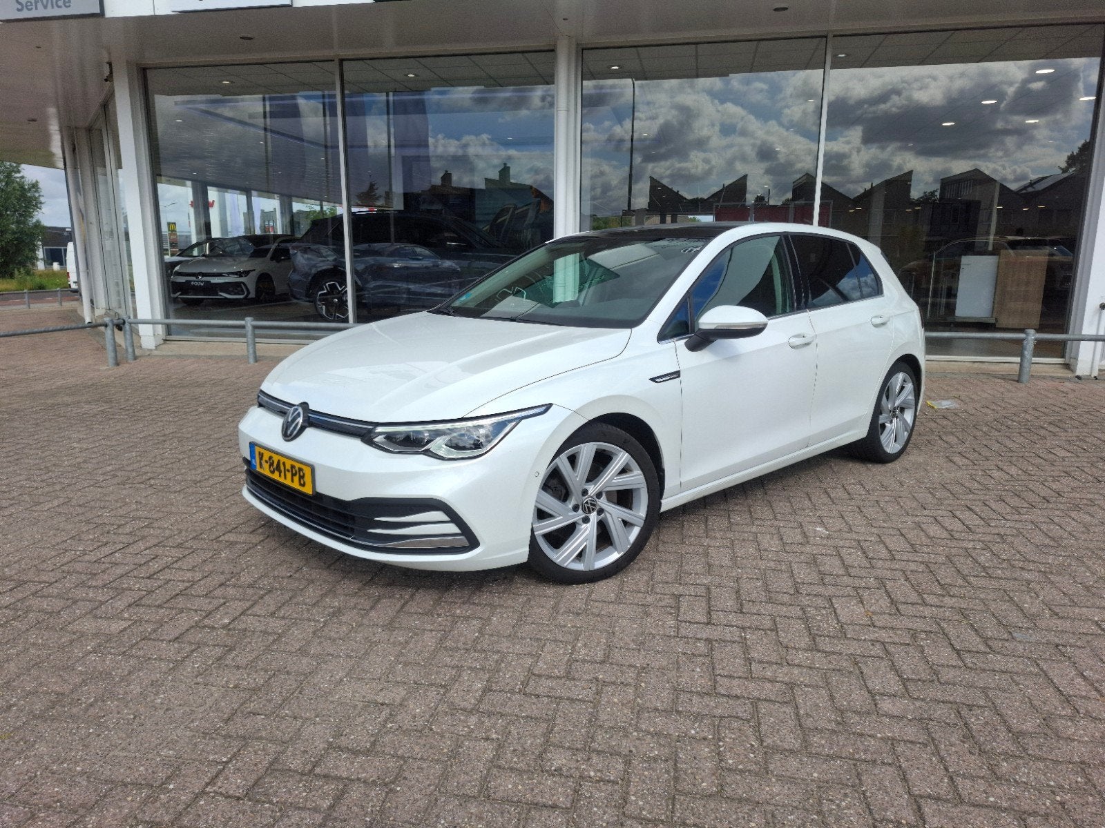 Volkswagen Golf 1.5 Etsi 150pk 7-DSG 2020 Wit, Auto's, Stof, 4 cilinders, Wit, 690 kg