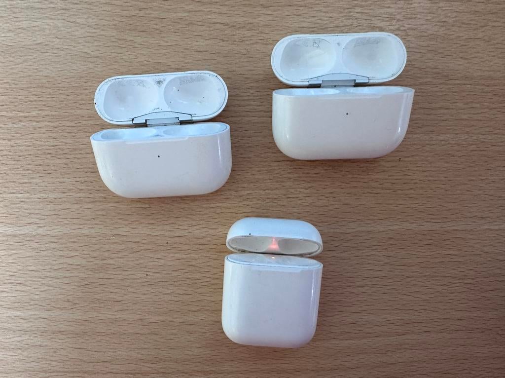 Apple Airpod cases 3x, Telecommunicatie, Mobiele telefoons | Oordopjes, Ophalen of Verzenden, Zo goed als nieuw