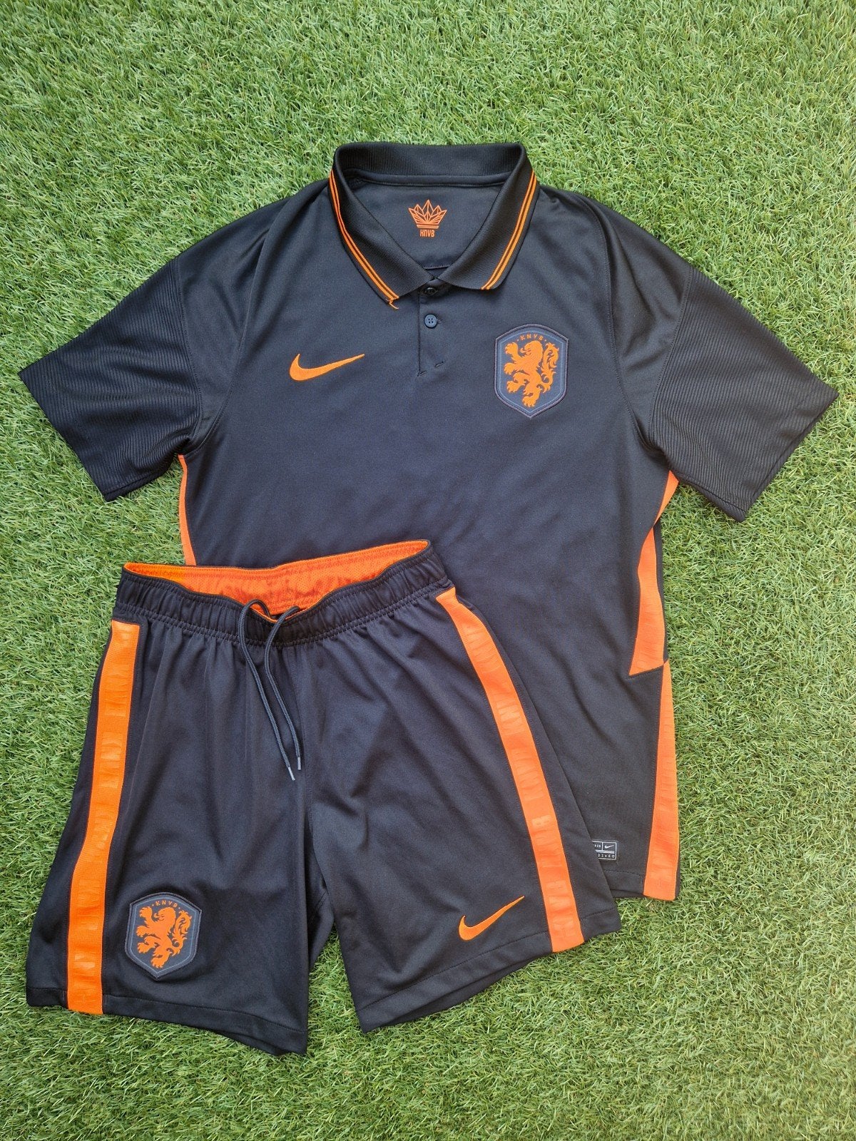 Nederlands elftal tenue 2020 KNVB Oranje shirt + broekje, Maat 48/50 (M), Nike, Oranje, Ophalen of Verzenden
