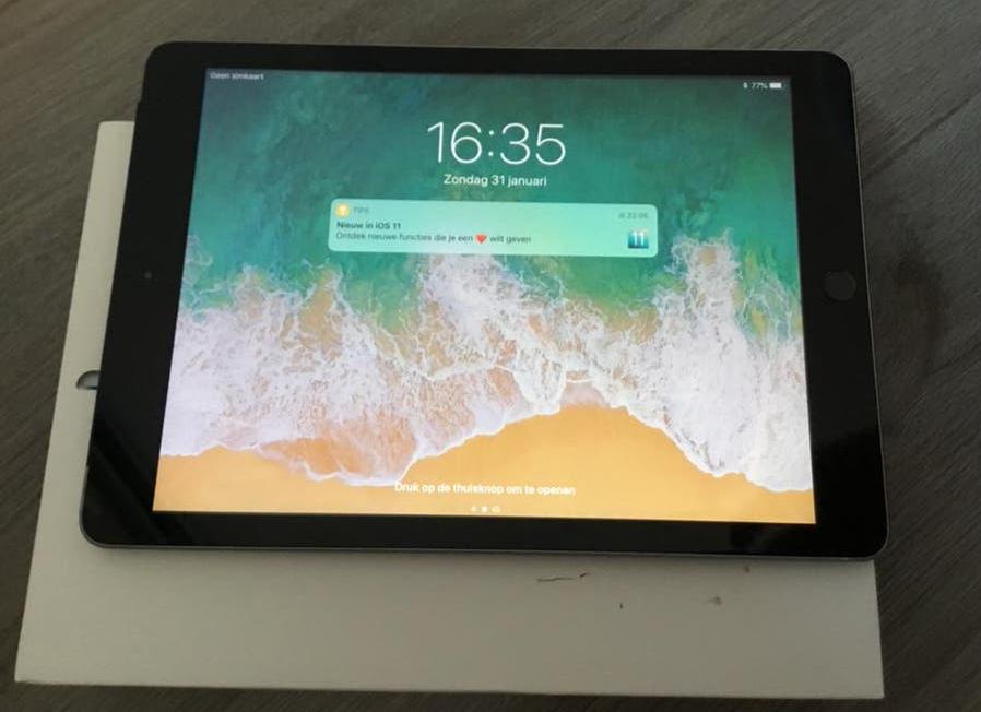 iPad 2017 5de genratie wifi en 4g 32 gb, Computers en Software, Android Tablets, Ophalen, Zo goed als nieuw, 10 inch, 32 GB