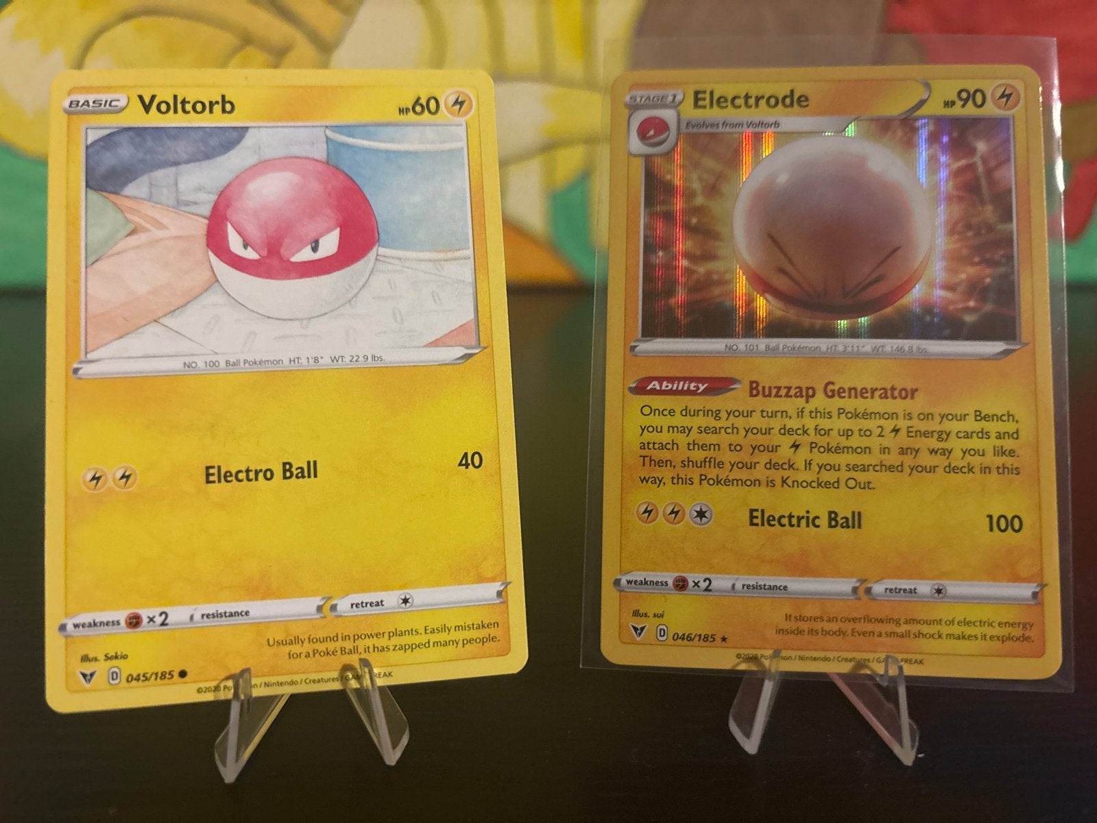 Vivid Voltage Pokémon Kaarten: Voltorb en Electrode (Foil), Ophalen of Verzenden, Zo goed als nieuw, Meerdere kaarten, Foil