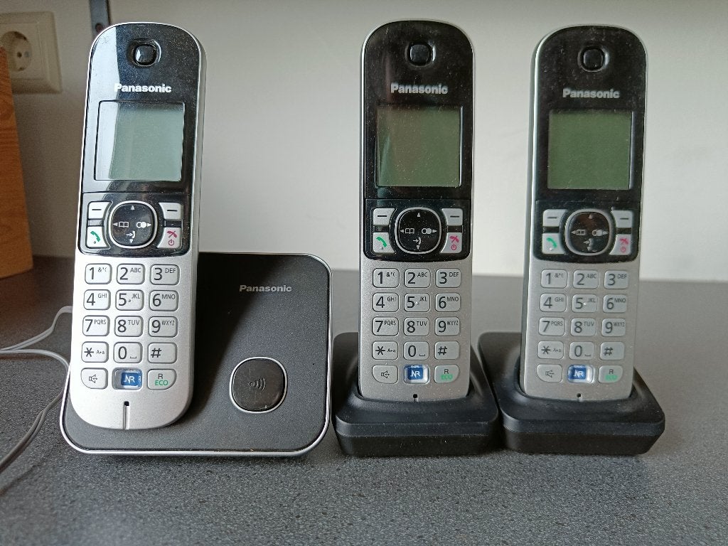 Panasonic dect telefoon met 3 telefoons, Ophalen of Verzenden, Zo goed als nieuw, 3 handsets