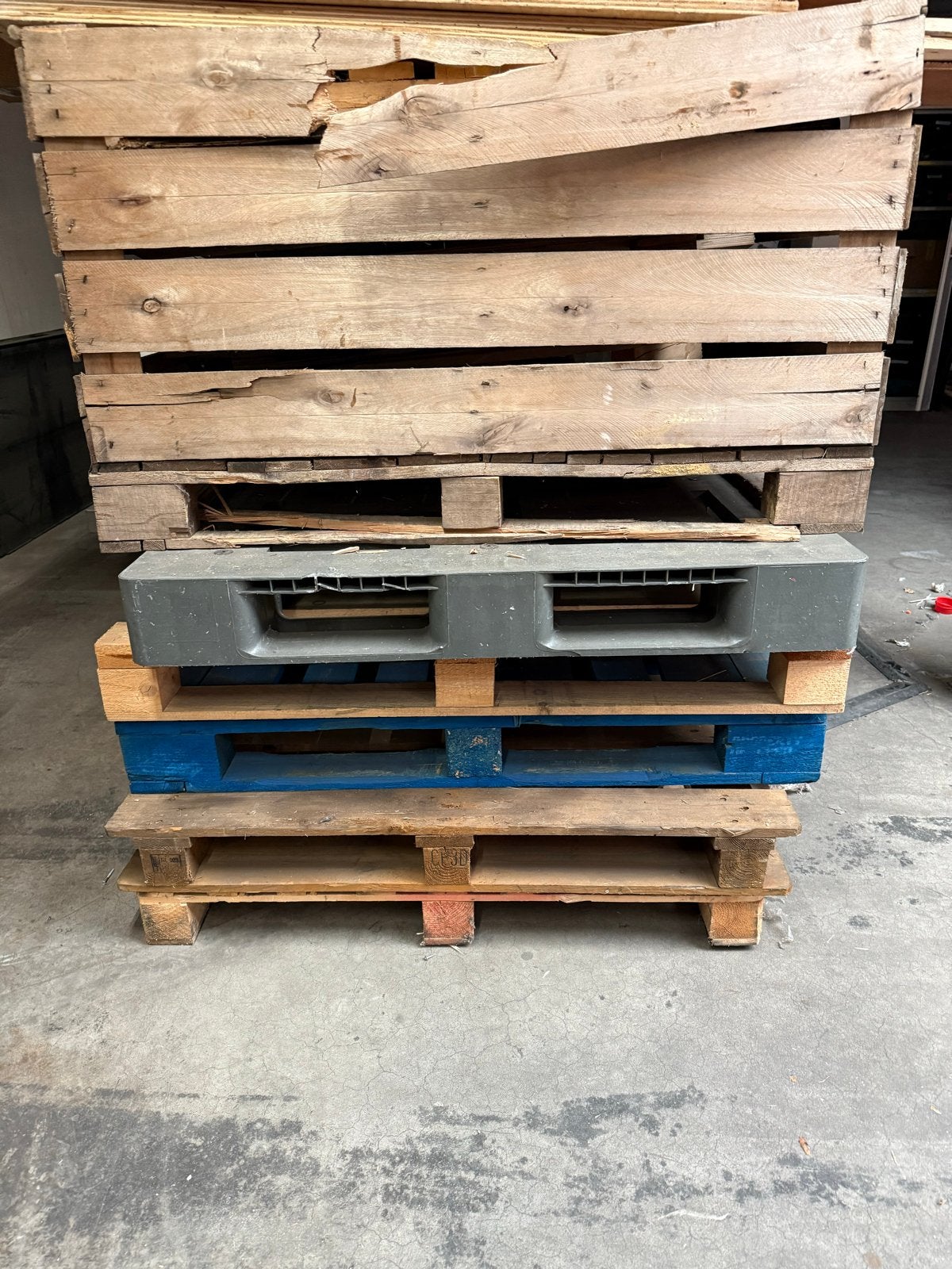 Diverse pallets en hout - Gratis af te halen, Ophalen, Gebruikt, Overige houtsoorten, Pallet