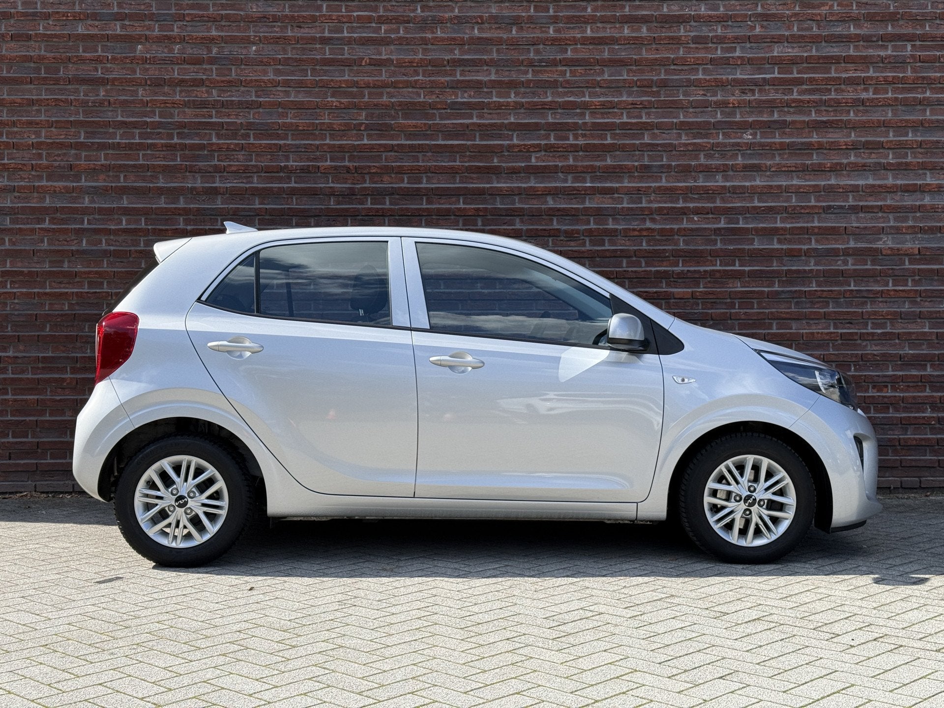 Kia Picanto 1.0 DPi DynamicLine 2023 Navi/Carplay/AC, Auto's, Voorwielaandrijving, Stof, Gebruikt, 4 stoelen