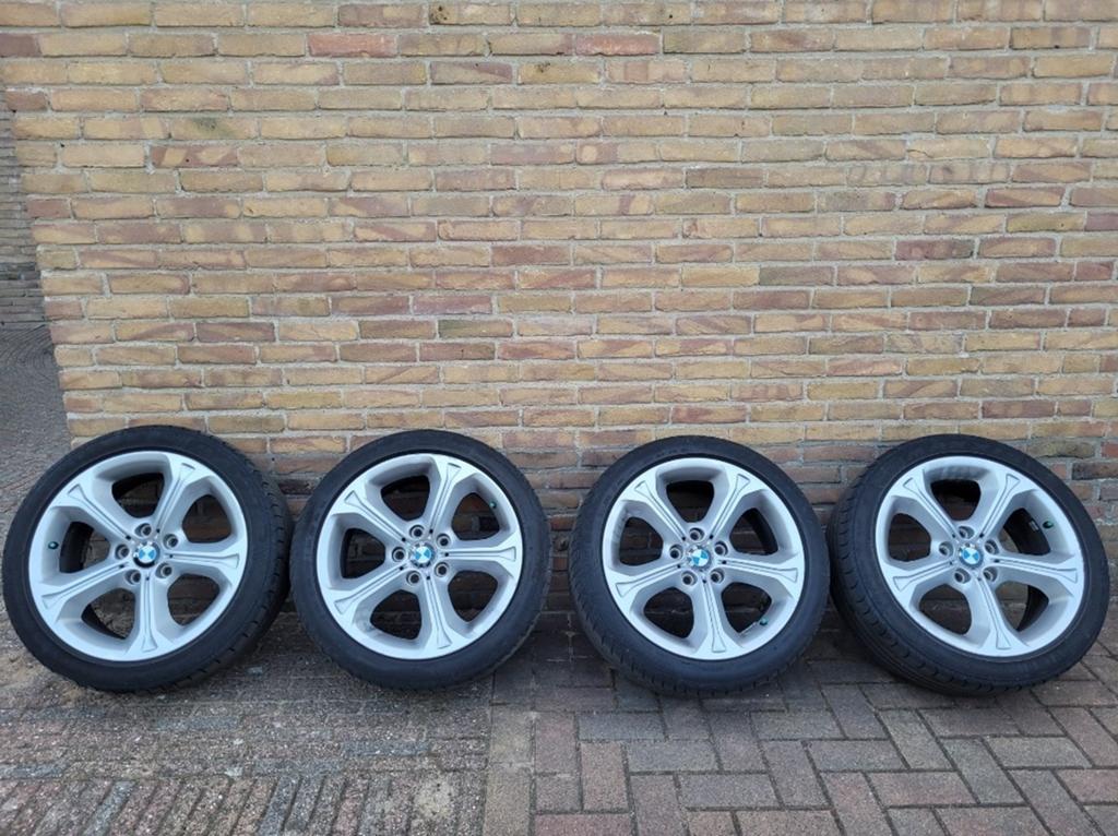 BMW X1 E84 lichtmetalen 18" zomerset en 17" winterset, Auto-onderdelen, Banden en Velgen, Gebruikt, Banden en Velgen, 17 inch