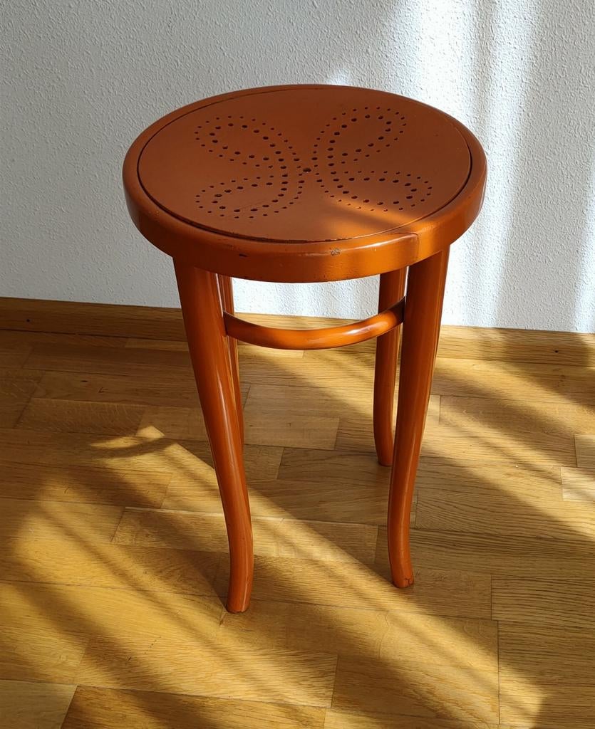 Vintage oranje Thonet kruk, bijzettafeltje, plantentafeltje, Huis en Inrichting, Ophalen, Gebruikt, Hout