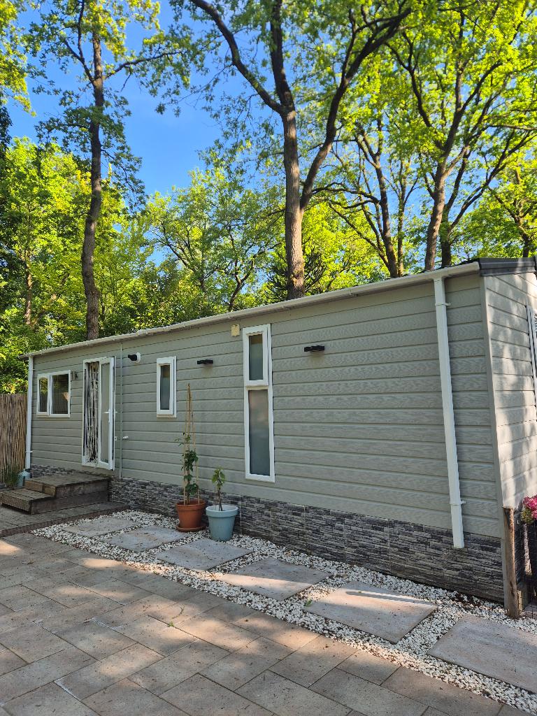 Mooi chalet / vakantiehuisje, Tot en met 4