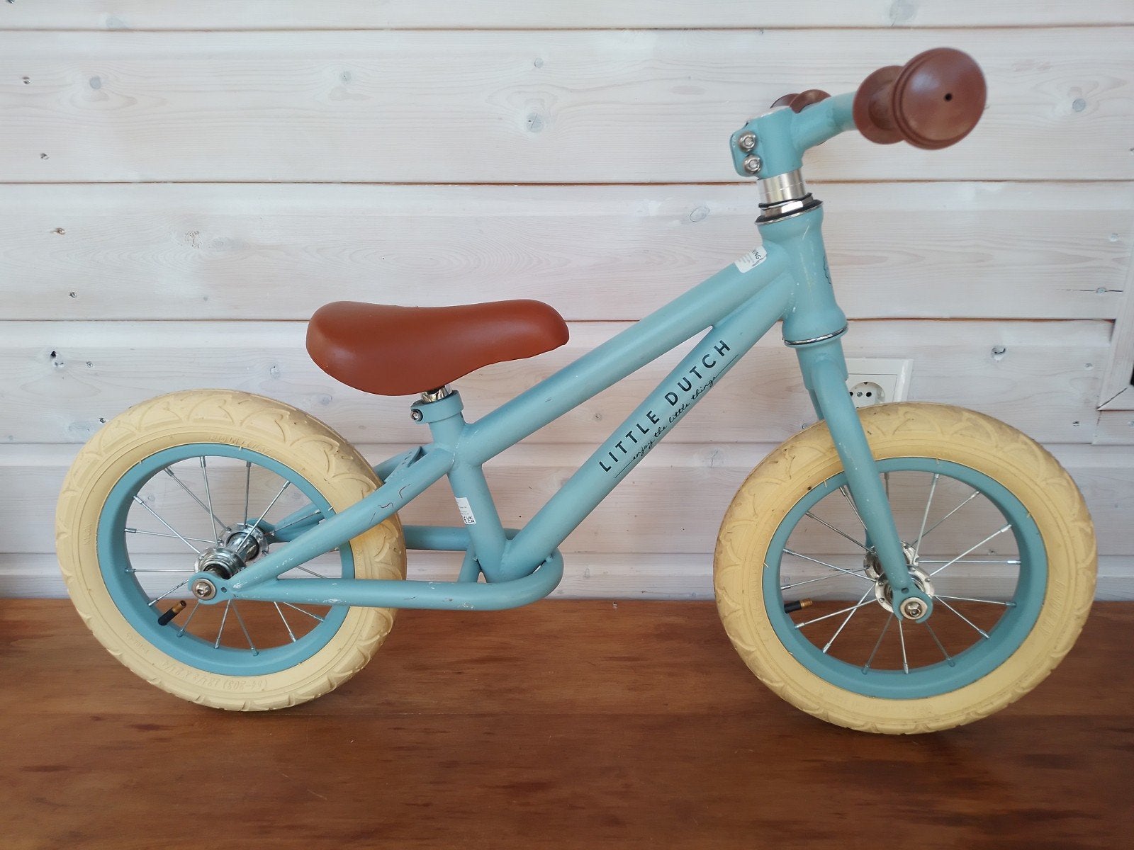 Little Dutch loopfiets met lichte zadelschade