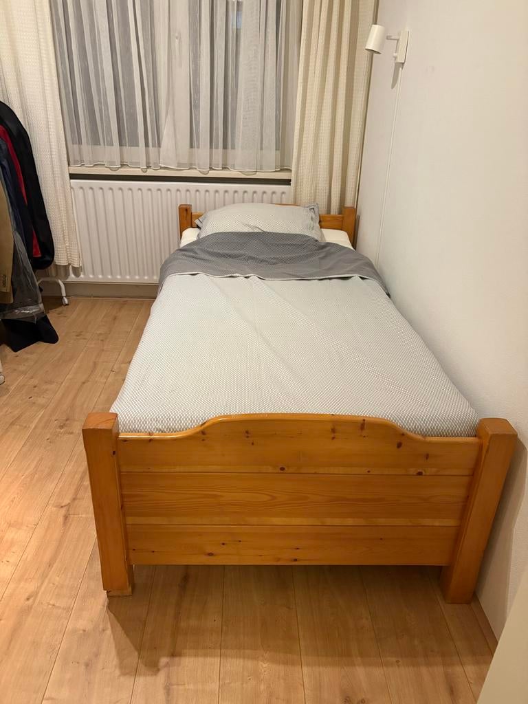 Gratis houten bed, Ophalen, Gebruikt, 90 cm, Eenpersoons