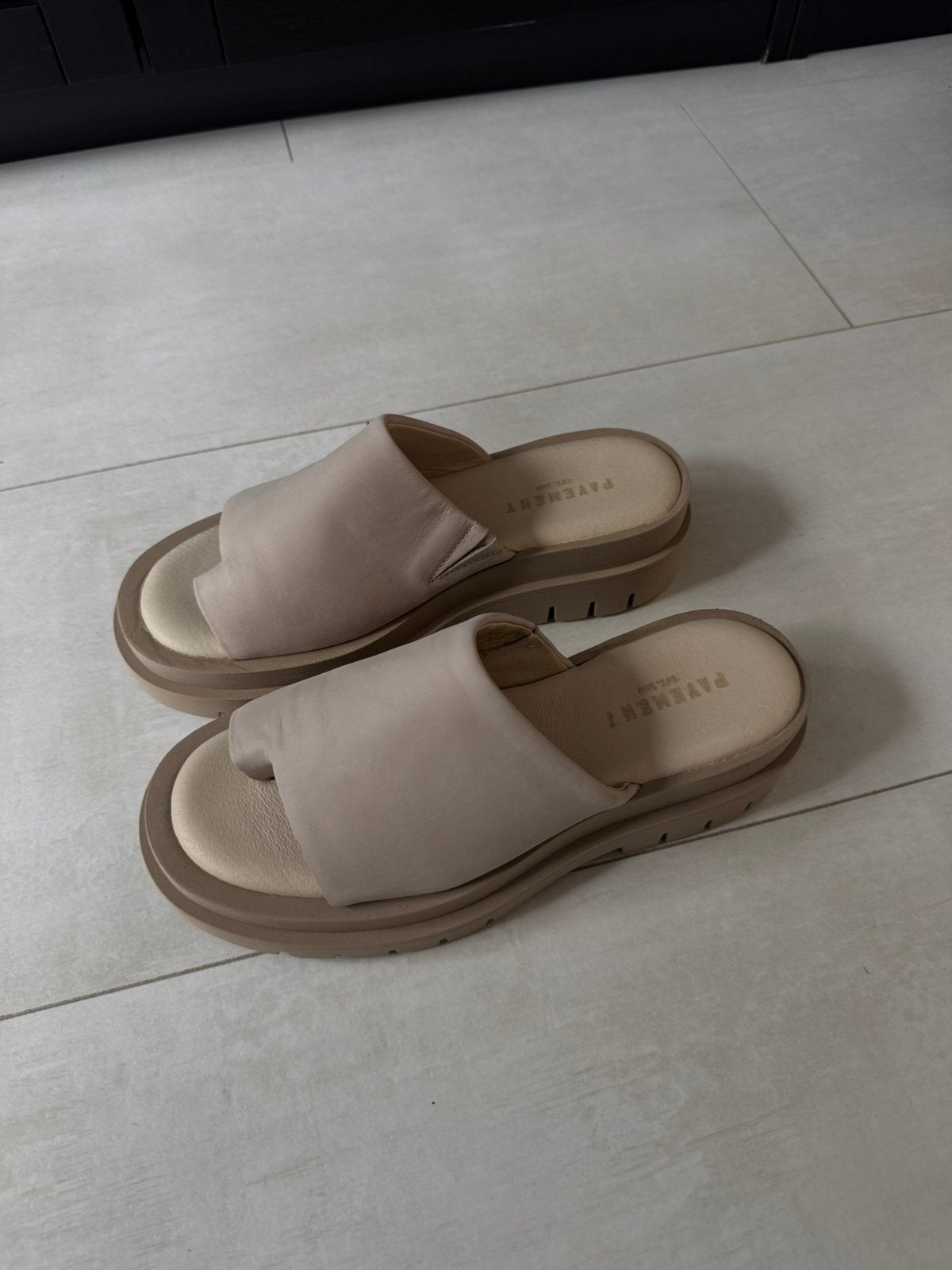 Slippers pavement // gloednieuw maat 38, Kleding | Dames, Slippers, Nieuw, Ophalen of Verzenden, Roze