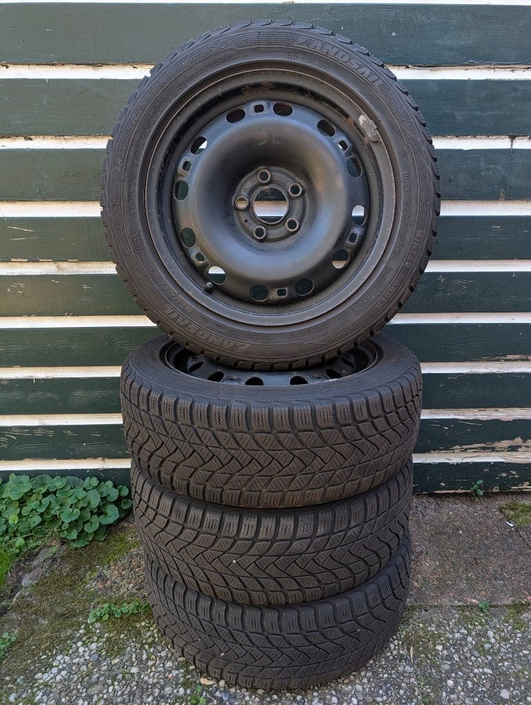 Winterbanden met stalen velgen 185/55R15 15 inch, Ophalen, Gebruikt, Universele onderdelen