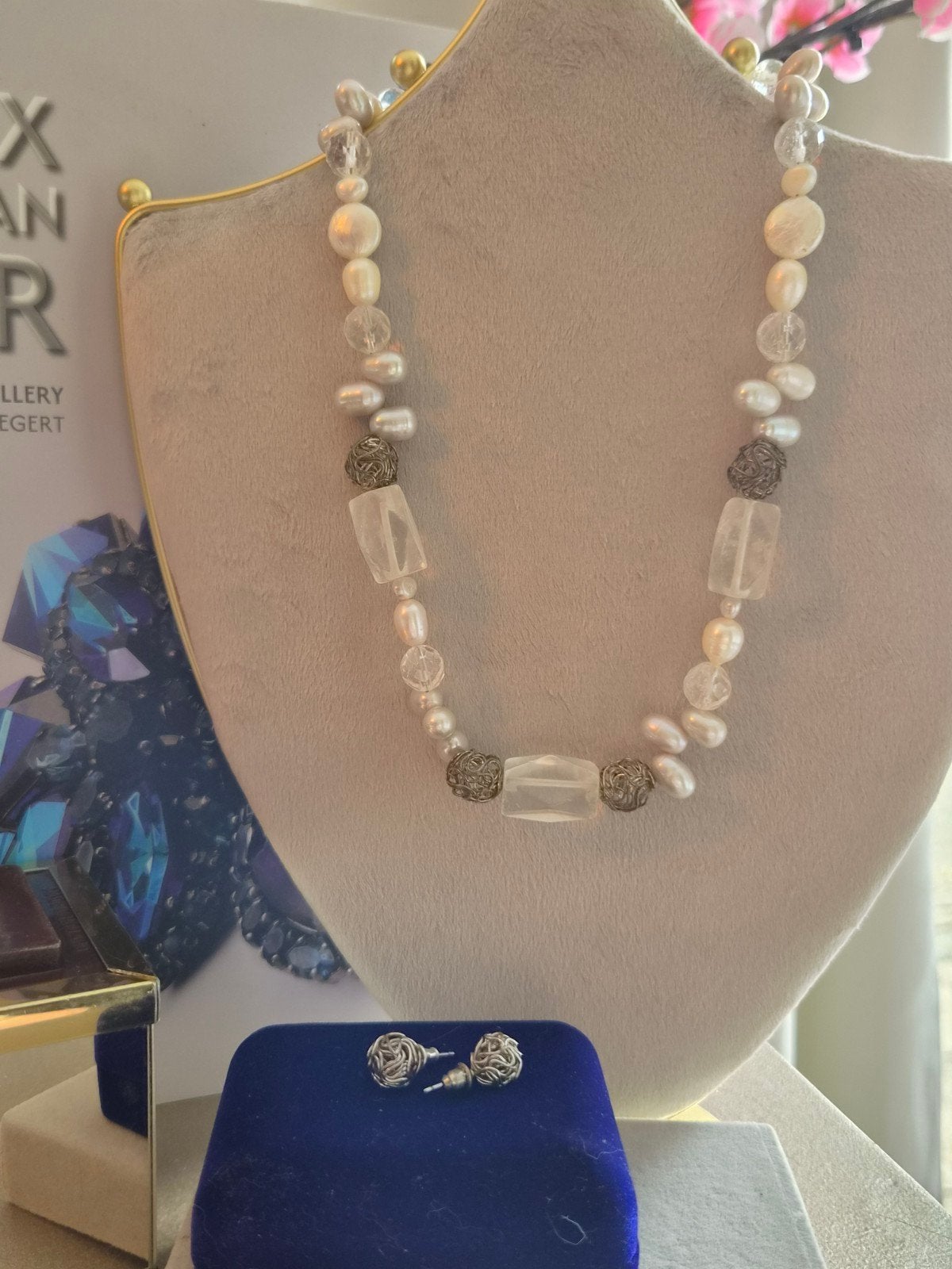 Vintage Ketting & Oorbellen Set - Glas & Echte Parels, Wit, Ophalen of Verzenden, Glas, Hangers