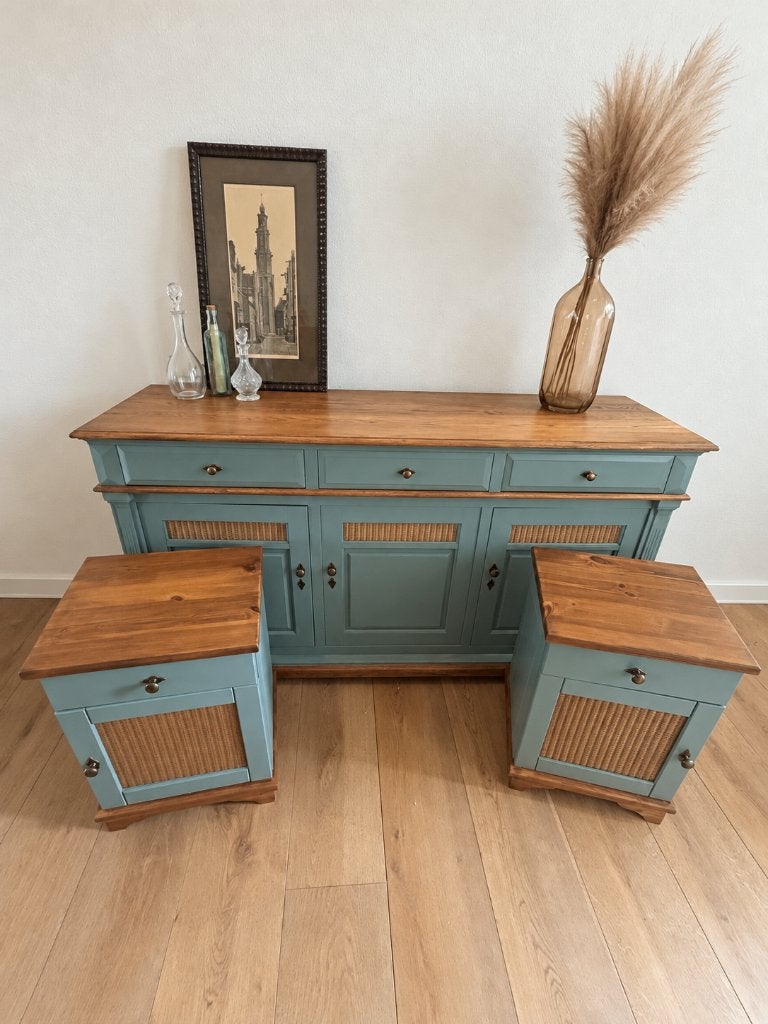 Opgeknapte vintage eiken kast met bijpassende nachtkastjes, Ophalen, Gebruikt, 5 laden of meer, 100 tot 150 cm