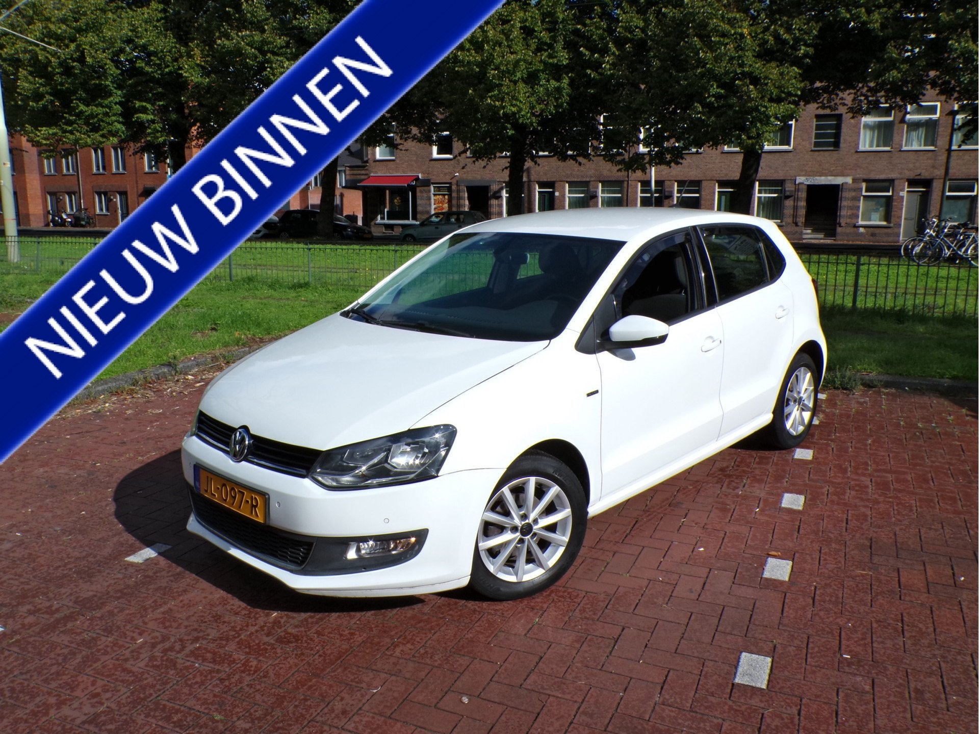 Volkswagen Polo 1.0 Comfortline NAVIGATIE CRUISECONT IJSKOUD, Auto's, Voorwielaandrijving, Dealer onderhouden, Euro 6, Wit