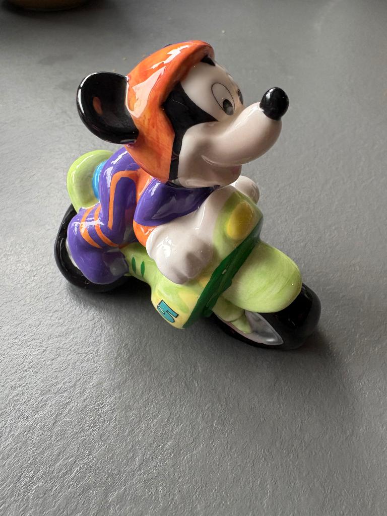 Mickey mouse beeldje Lic. Enesco, Verzamelen, Ophalen of Verzenden, Mickey Mouse, Zo goed als nieuw, Beeldje of Figuurtje