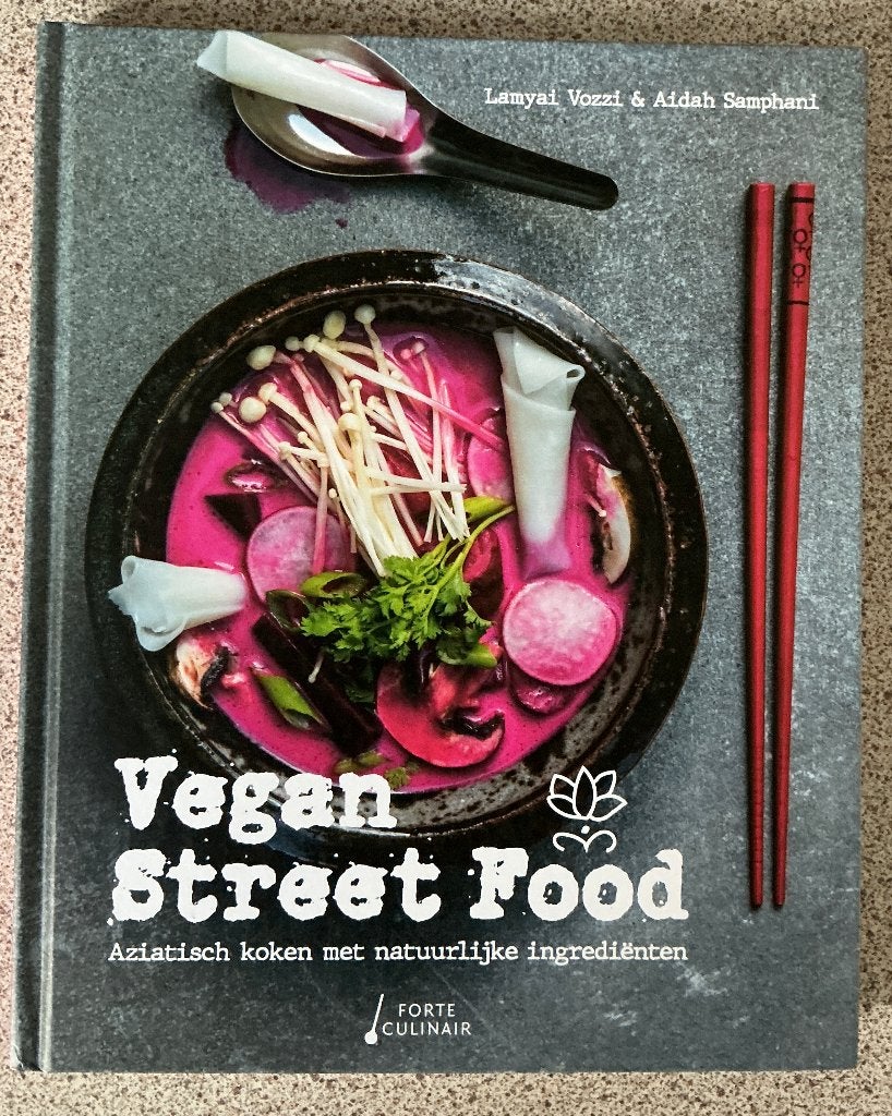 Vegan Street Food - Lamyai Vozzi, Boeken, Kookboeken, Azië en Oosters, Gezond koken, Ophalen of Verzenden, Zo goed als nieuw