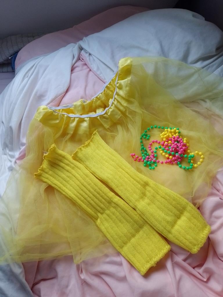 Geel Carnaval Kostuum Set: Rok, Beenwarmers & Kettingen, Kleding | Dames, Carnavalskleding en Feestkleding, Maat 38/40 (M), Carnaval
