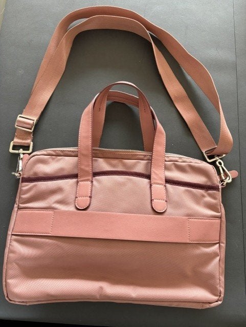 Samsonite laptoptas/schoudertas - Roze, Computers en Software, Laptoptassen, 17 inch of meer, Ophalen of Verzenden, Zo goed als nieuw