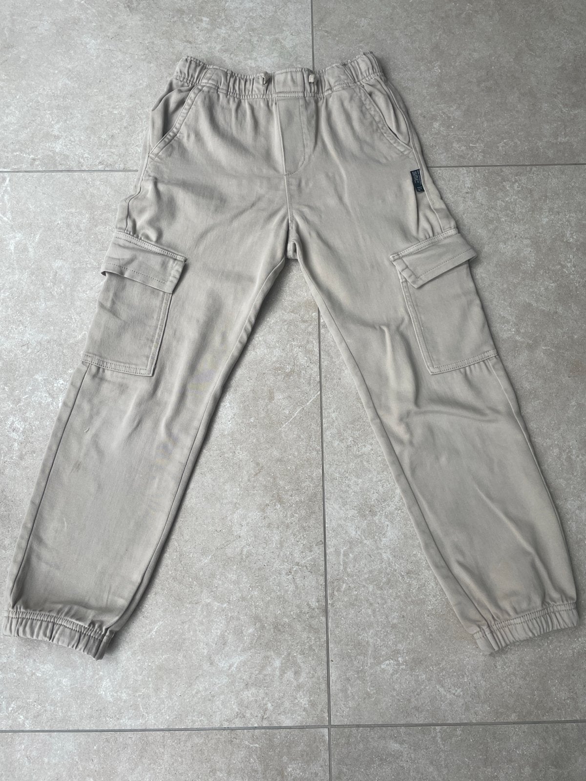 Zara cargo broek maat 140, Ophalen of Verzenden, Zo goed als nieuw, Jongen of Meisje, Broek