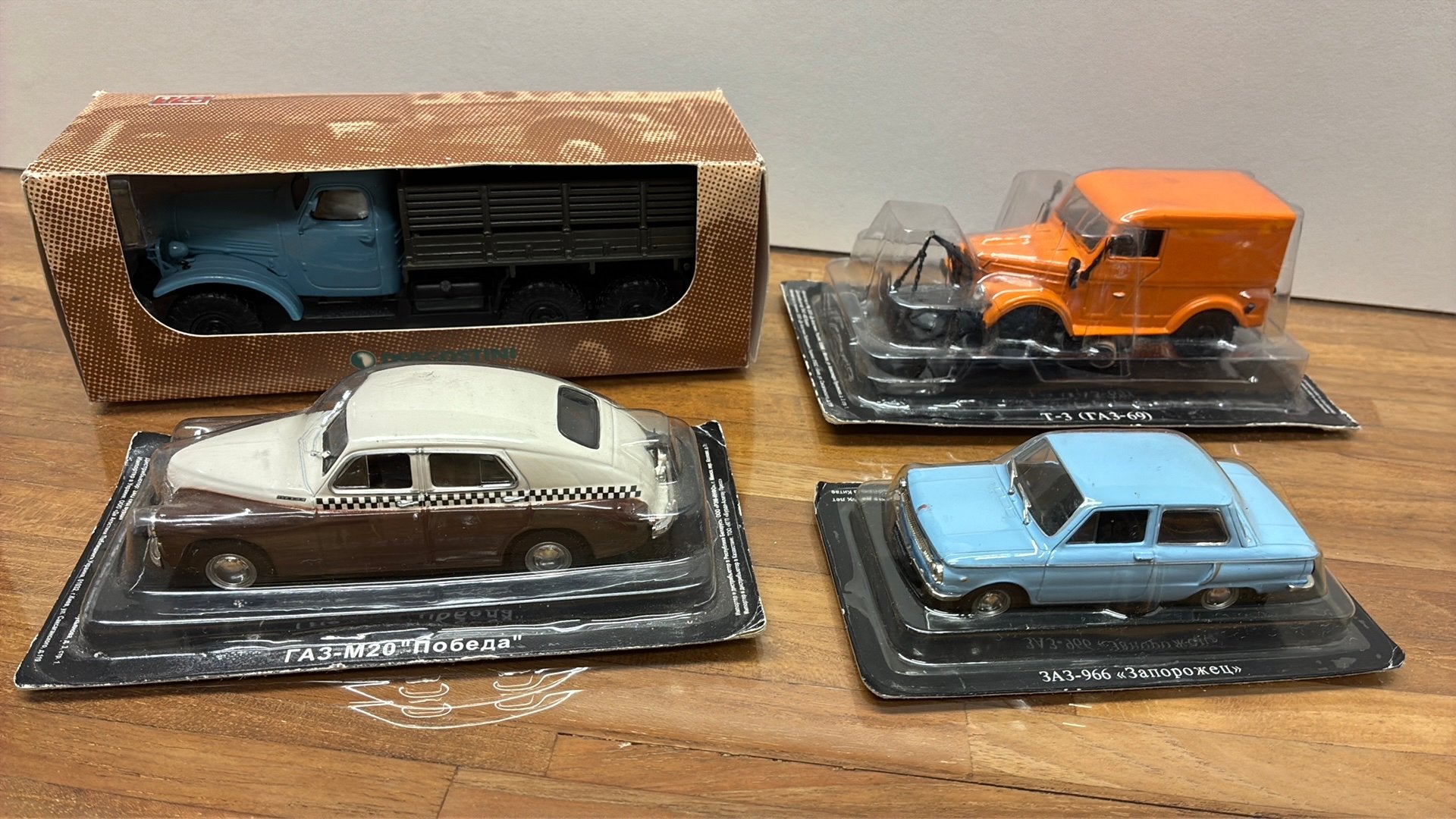 4x russische auto DeAgostini in verpakking Gaz Zaz, Hobby en Vrije tijd, Ophalen of Verzenden, Zo goed als nieuw, Auto, Overige merken