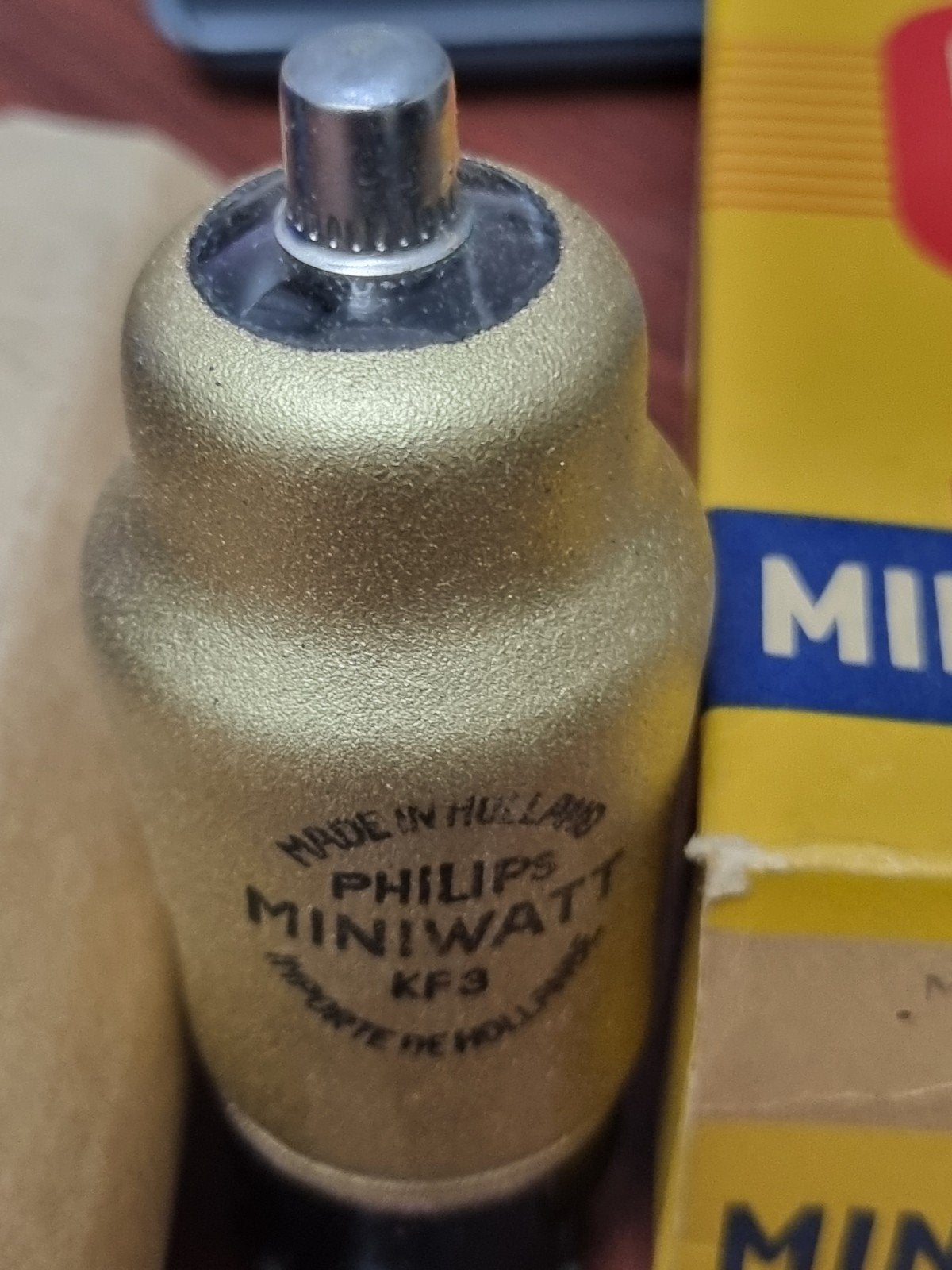 Philips Miniwatt KF3 buis - Made in Holland, Antiek en Kunst, Antiek | Tv's en Audio, Ophalen of Verzenden