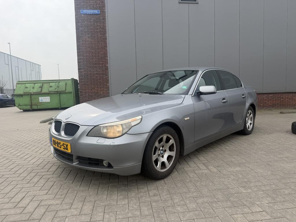 BMW 5 Serie 525d Business Exec AUTOMAAT (bj 2005), Auto's, BMW, Stof, Gebruikt, Zwart, 2497 cc