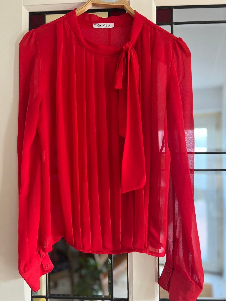 dames blouse maat M  mt 40 rood met strik  van Perla Nera, Kleding | Dames, Maat 38/40 (M), Ophalen of Verzenden, Zo goed als nieuw