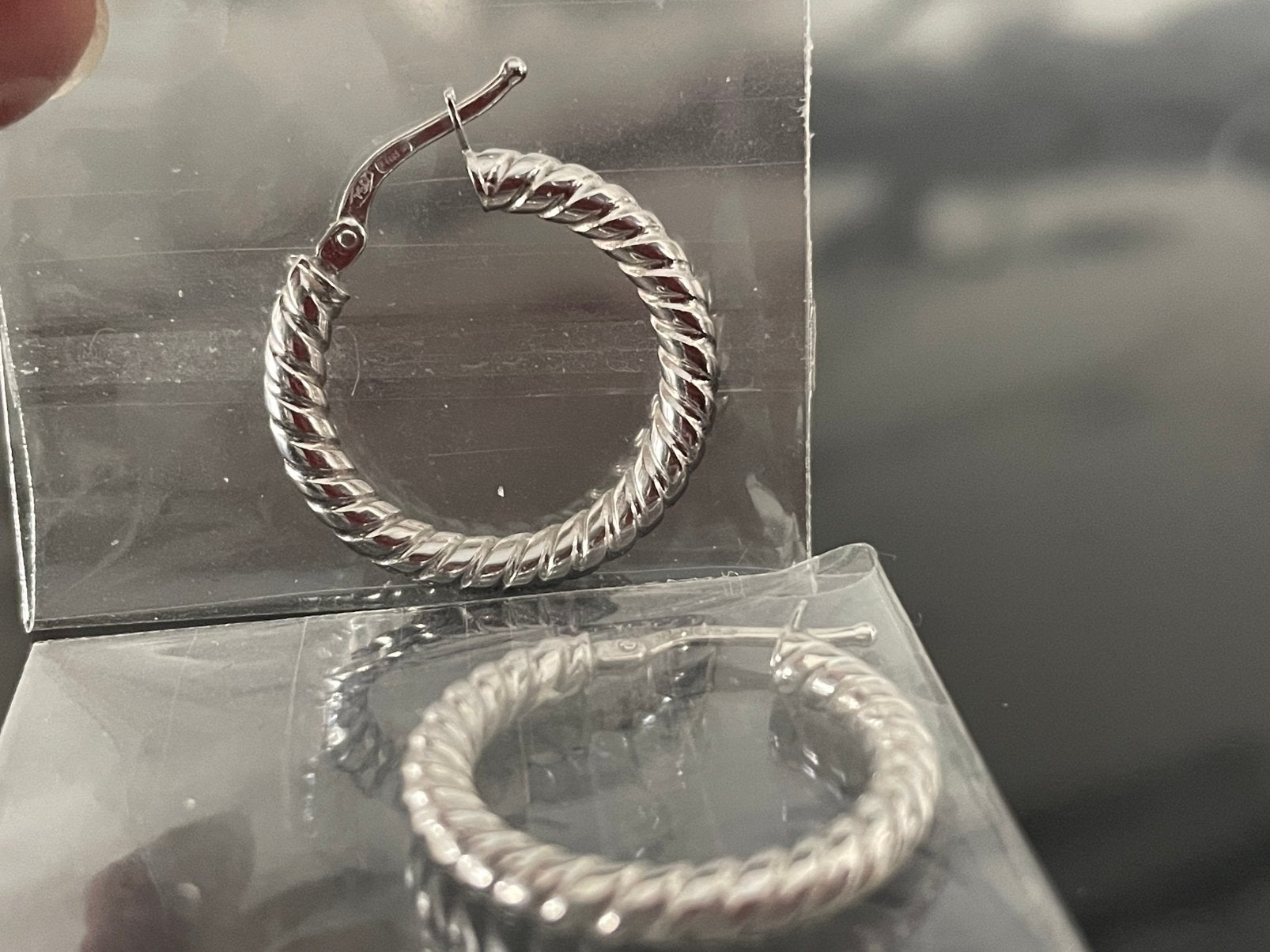 18 karaat witgouden oorringen nieuw en ongedragen, Hangers, Nieuw, Ophalen of Verzenden, Zilver