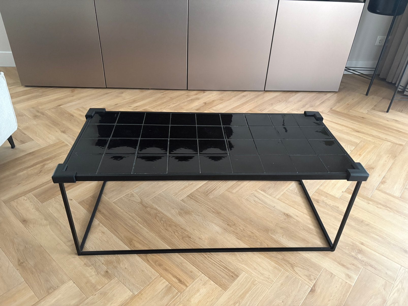 Mooie salontafel met tegeltjes van zuiver, Huis en Inrichting, Ophalen, Zo goed als nieuw, Rond, 50 tot 100 cm
