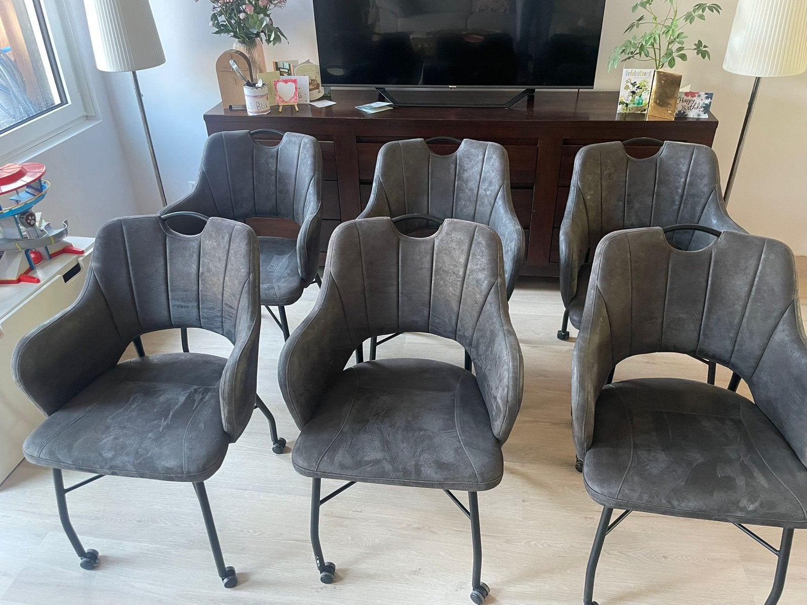 Set van 6 grijze eetkamerstoelen met wieltjes, Ophalen, Gebruikt, Vijf, Zes of meer stoelen, Stof