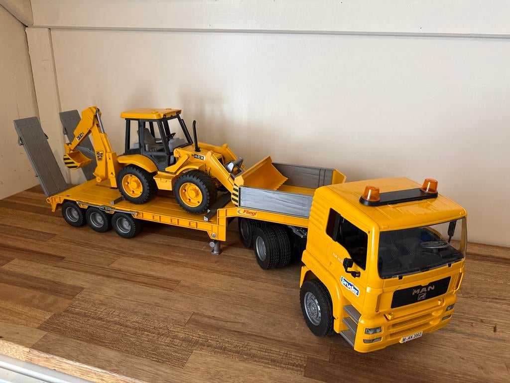 Bruder MAN TGA Dieplader met JCB MIDI Baggerlader, Kinderen en Baby's, Speelgoed | Speelgoedvoertuigen, Ophalen, Gebruikt